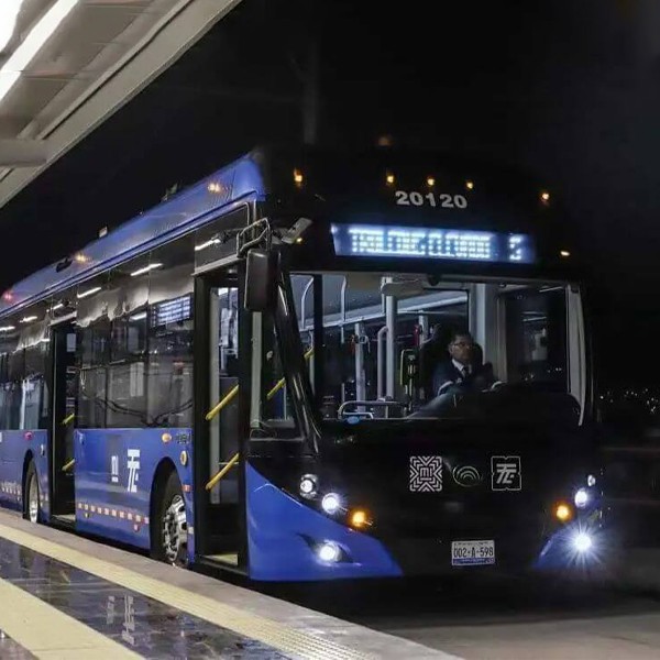 Троллейбус Yutong на первой надземной линии BRT в Мексике
